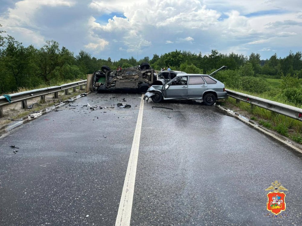 При столкновении трех авто в Воскресенске погиб человек