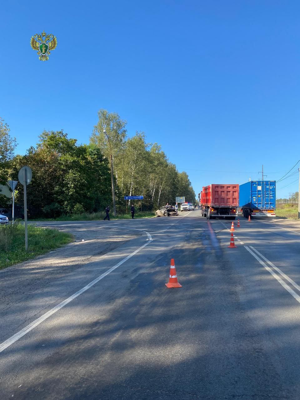 Водитель самосвала в Подольске на полном ходу протаранил легковушку