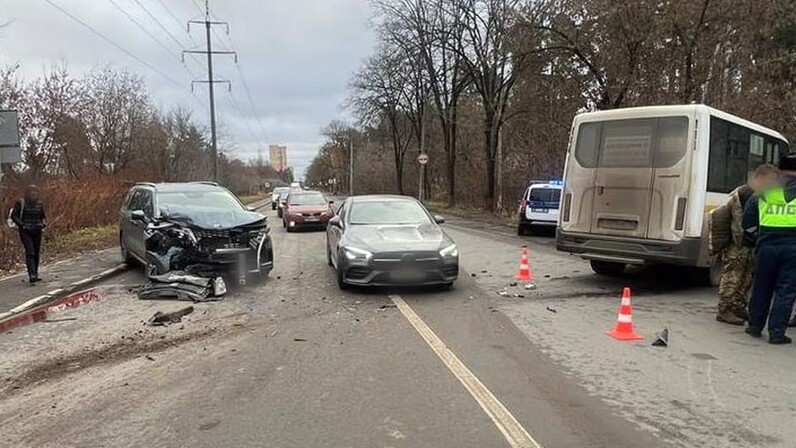 В Люберцах мужчина украл маршрутку и совершил ДТП: видео