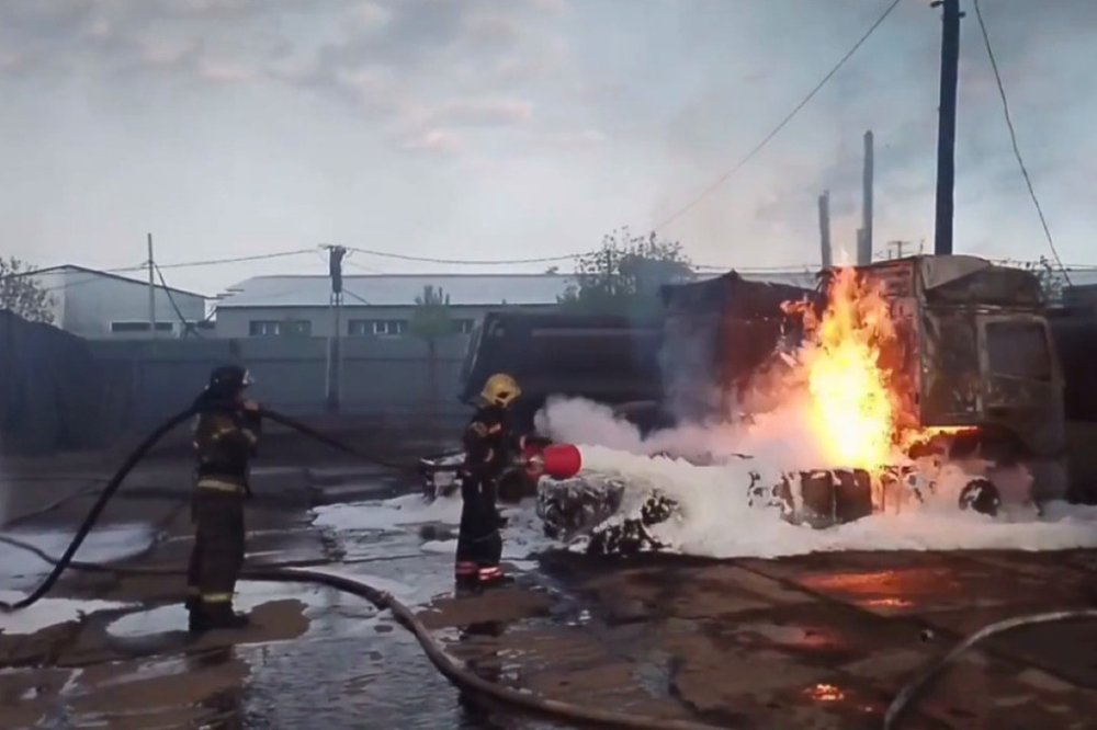 Сильный пожар и взрывы произошли в Подольске