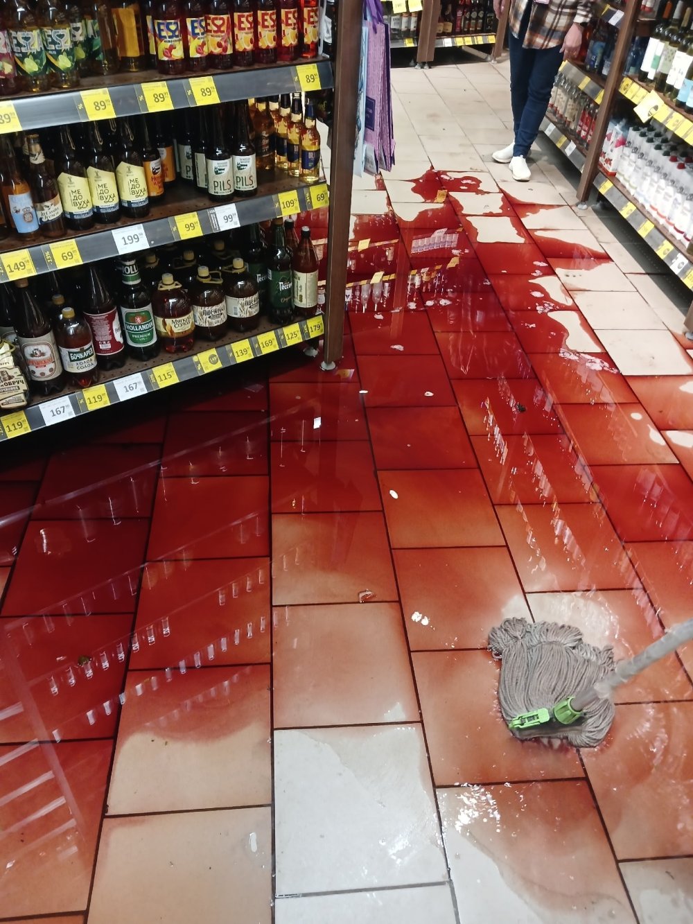 В Егорьевске пьяный мужчина разгромил магазин "Дикси"