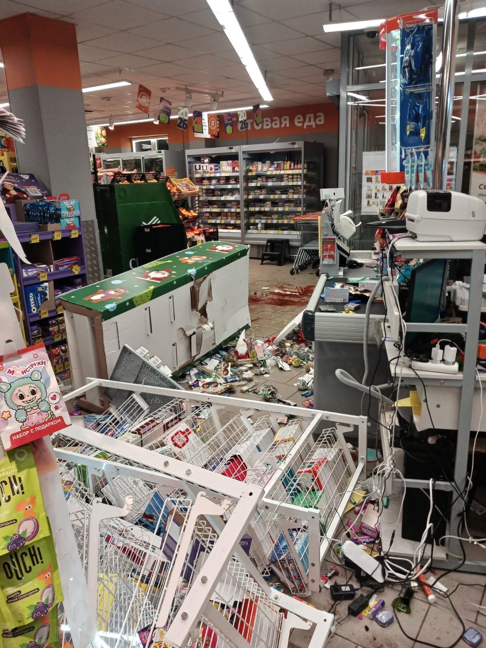 В Егорьевске пьяный мужчина разгромил магазин "Дикси"