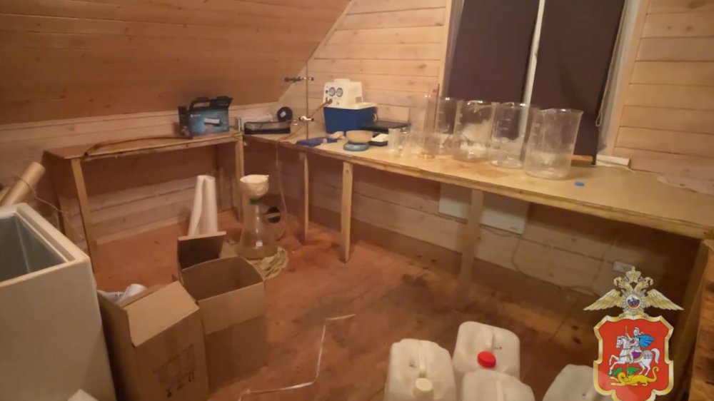 В Дмитрове правоохранители накрыли подпольную лабораторию по производству синтетических наркотиков