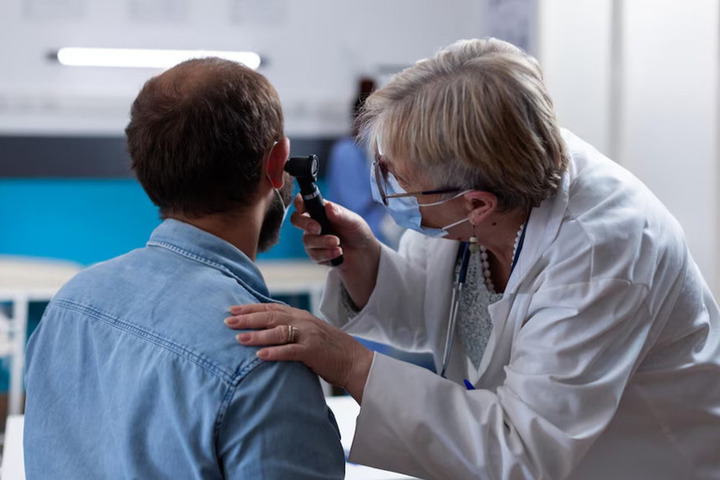 Житель Видного едва не потерял слух из-за берушей