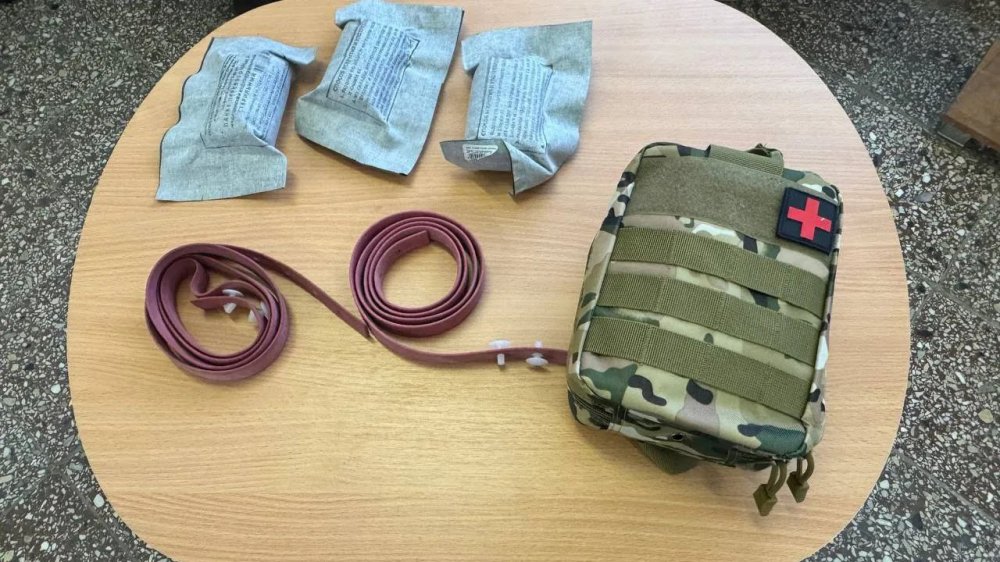 Знания, спасающие жизни: ветеран СВО научил можайских школьников держать жгут и не паниковать