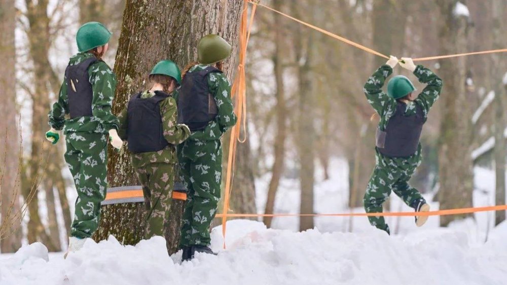 10 лет на тропе войны: чеховская молодежь штурмовала парк, дроны и пожарные расчеты
