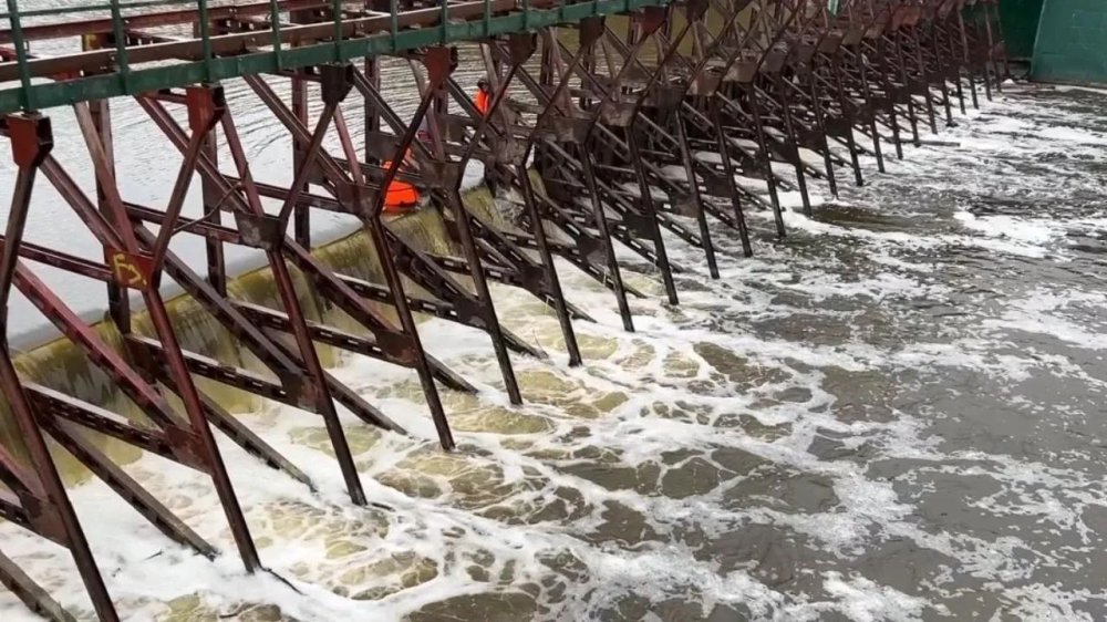 Пахру готовят к большой воде: в Подольске на плотине снизят уровень для пропуска паводка