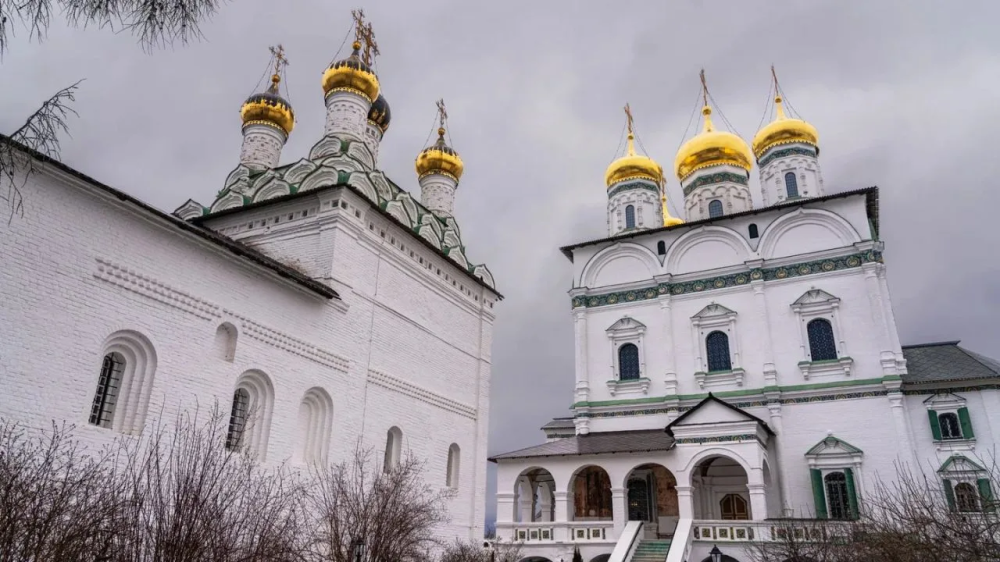 Пасха под куполами: экскурсовод раскрыла лучшие монастыри Подмосковья для праздничного чуда