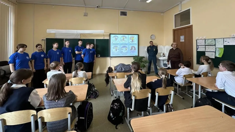 Тонкий лёд — не шутка: в Подольске школьников спасают от весенних водоёмов целым отрядом