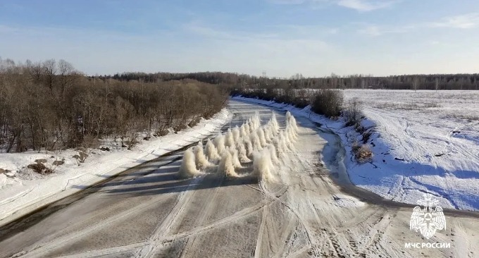 Для защиты от паводка в Подмосковье провели подрывы льда на реках Дубна и Сестра
