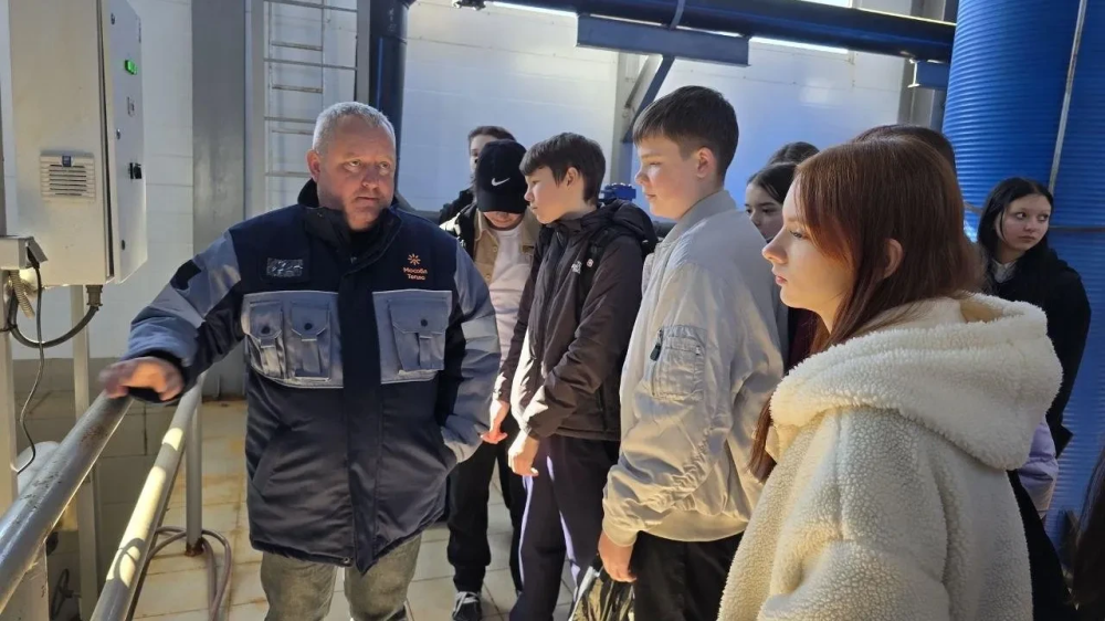 Папа в деле: можайские школьники увидели, как вода попадает в краны их домов