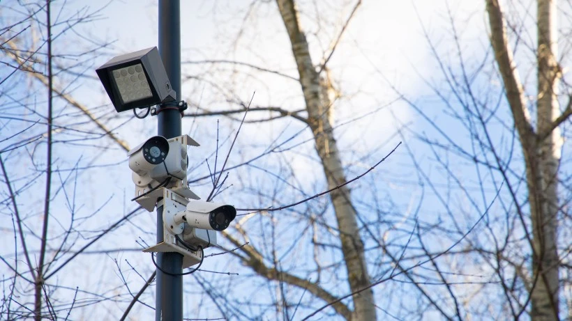 Искусственный интеллект через камеры «Безопасного региона» выявил почти 40 тыс. случаев нелегальной торговли